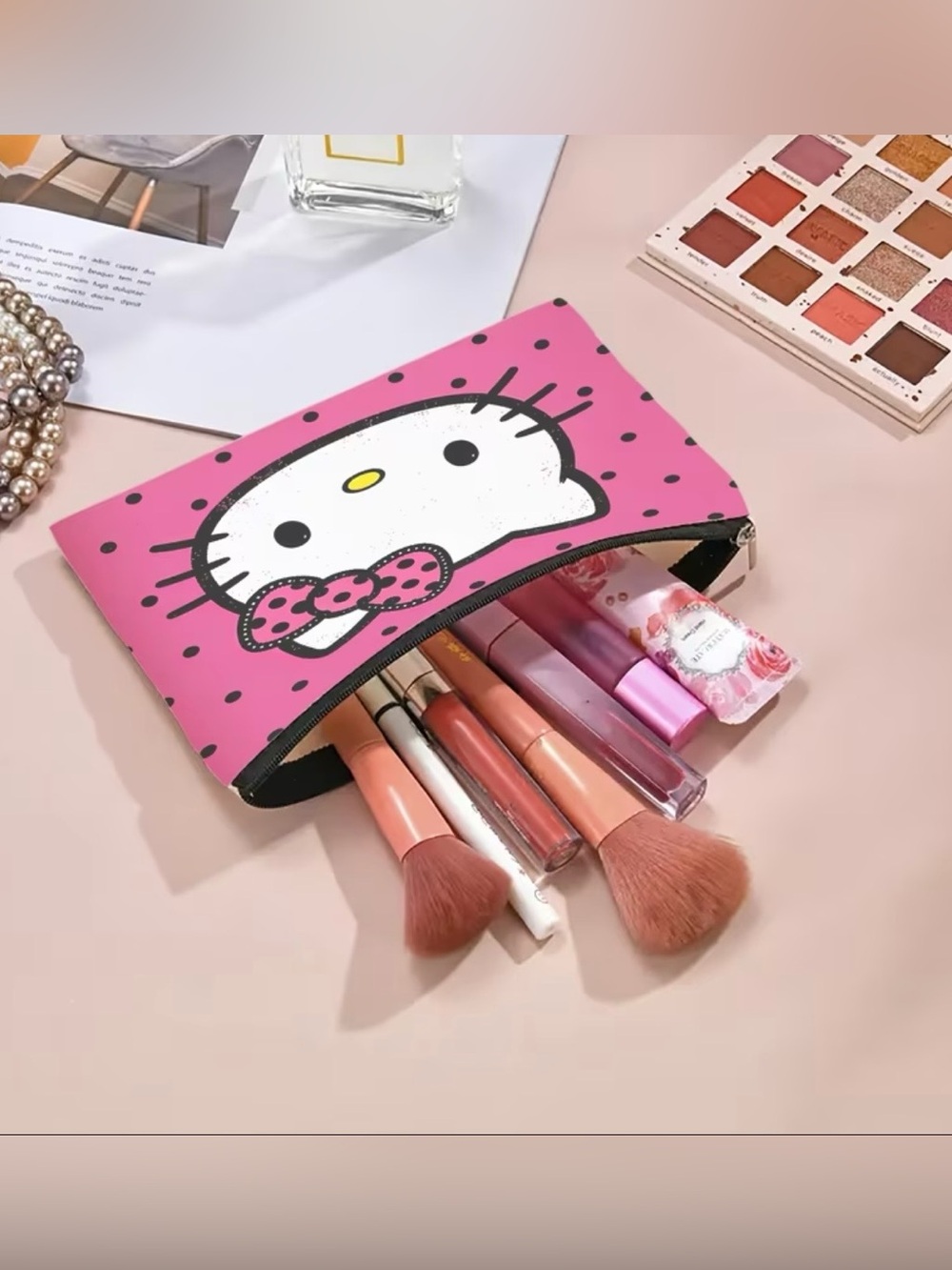 "Hello Kitty " Pouch - Picture 2 of 3